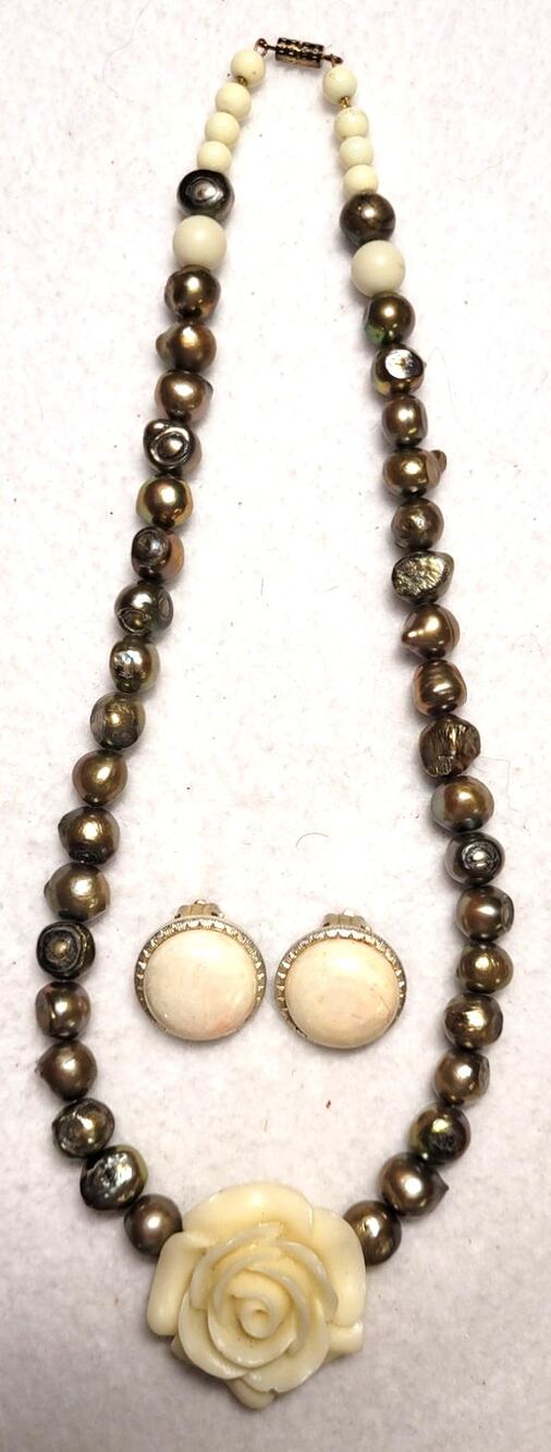 Vtg MOP Carved Plastic Rose Pendant Necklace Cream Gemstone Clip On Earrings